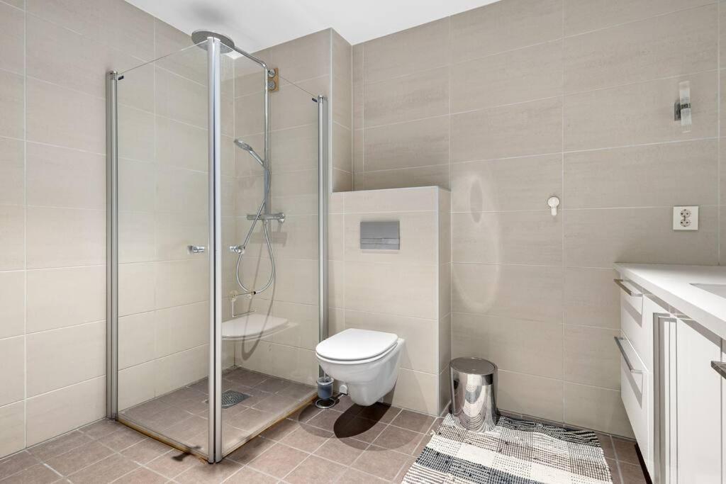 Modern 3Bed Room Sea View Apartment @ Oslo Barcode Extérieur photo