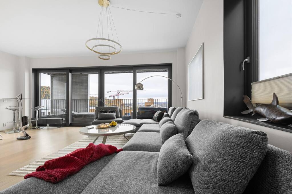 Modern 3Bed Room Sea View Apartment @ Oslo Barcode Extérieur photo