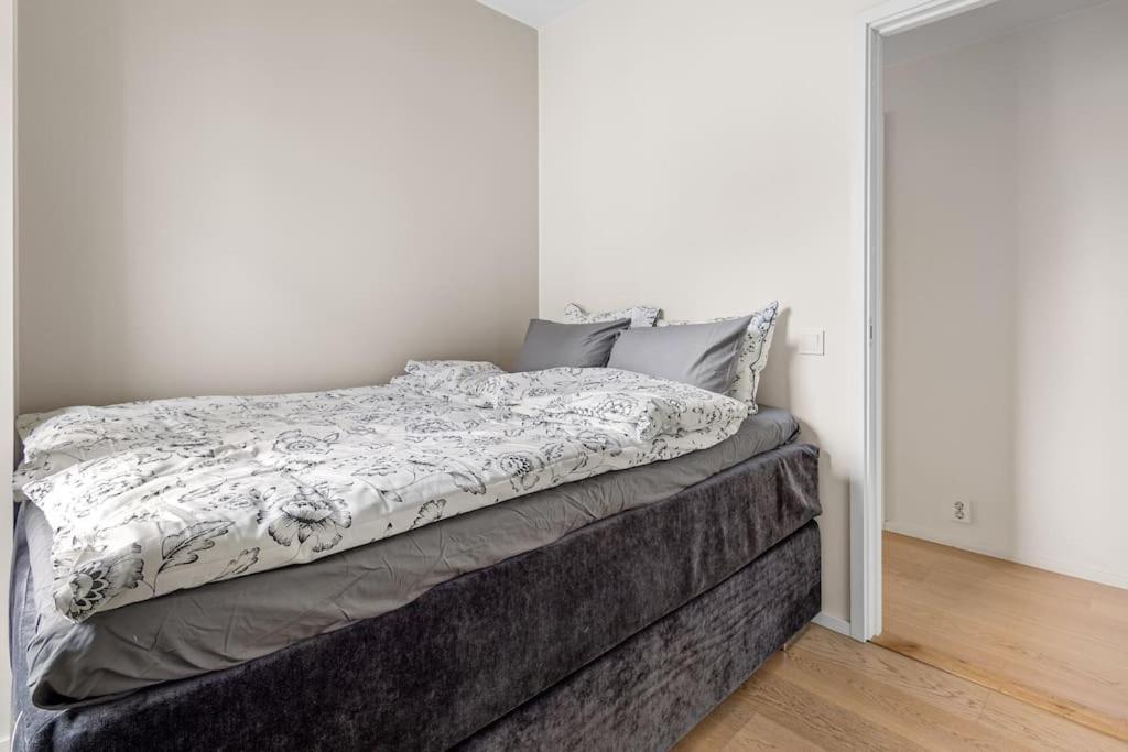 Modern 3Bed Room Sea View Apartment @ Oslo Barcode Extérieur photo